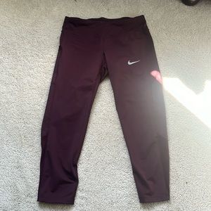 Maroon, athletic Nike leggings